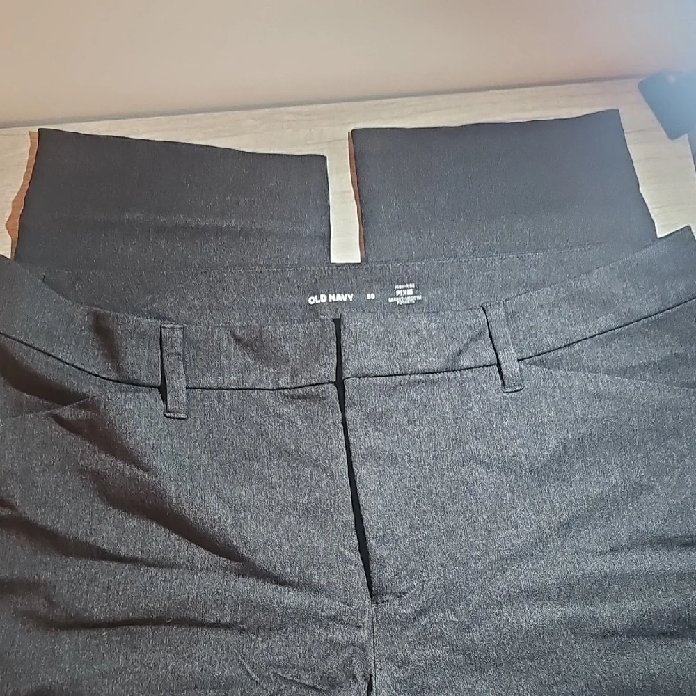 Old Navy Charcoal High-Rise Pixie Pants - Picture 3 of 3